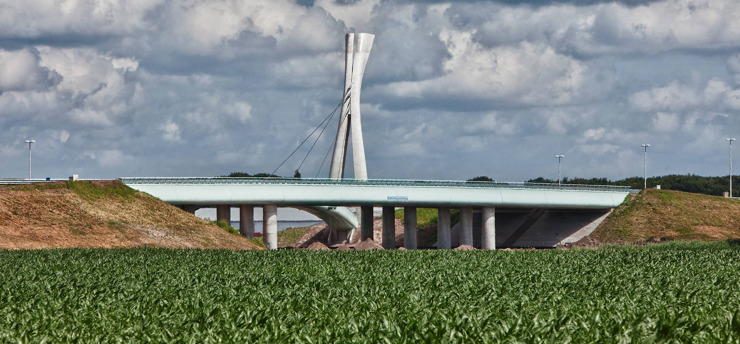 Burgemeester Letschertbrug of ​“De viering van het landschap”, Queeste architecten Queeste architecten Bedrijfsruimten Evenementenlocaties