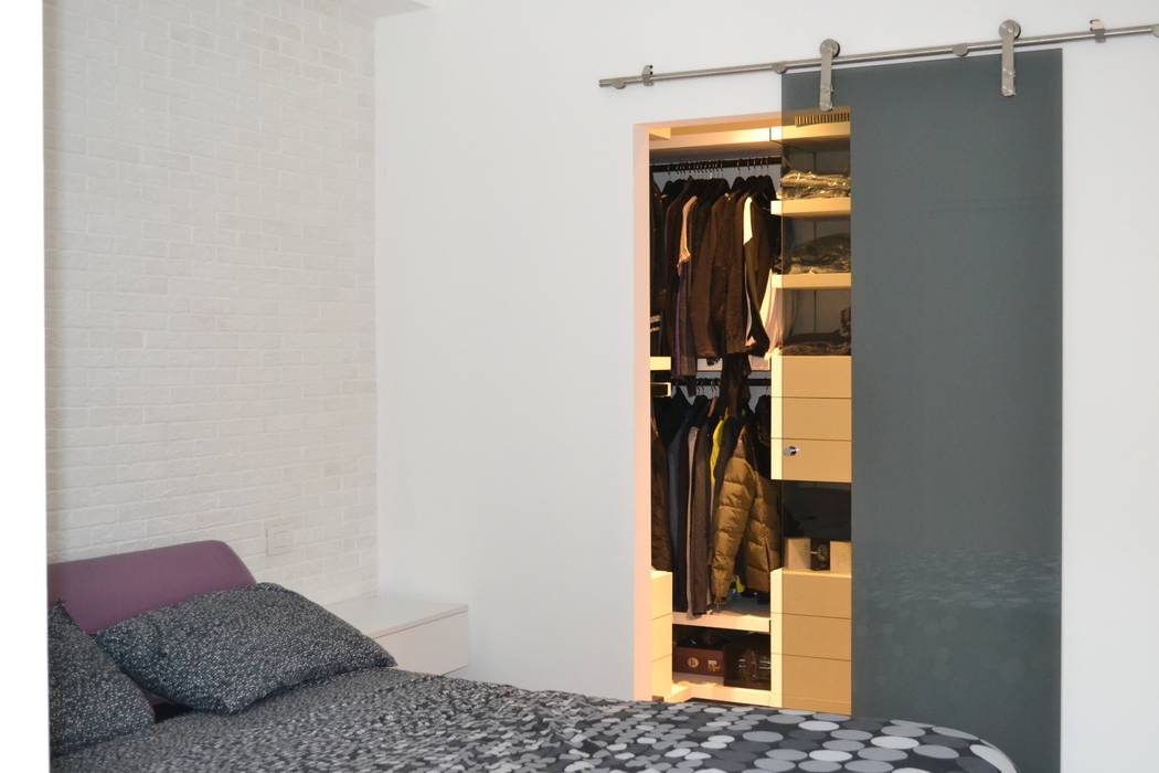 Appartamento M&A, CT home CT home Modern style bedroom Wardrobes & closets