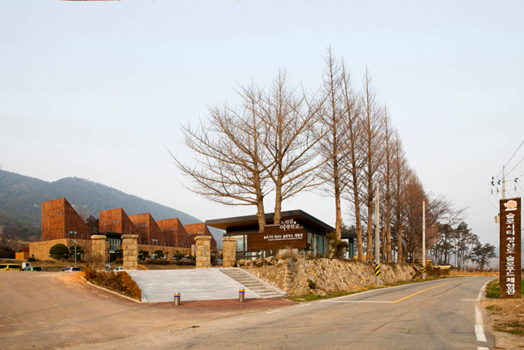 청산도 느린섬 여행학교 (주)오우재건축사사무소 OUJAE Architects 모던스타일 주택