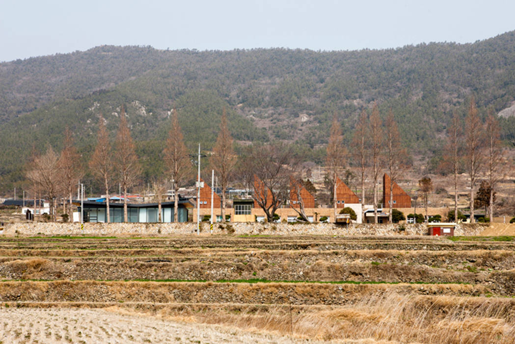 청산도 느린섬 여행학교 (주)오우재건축사사무소 OUJAE Architects 모던스타일 주택