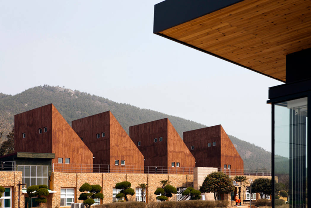 청산도 느린섬 여행학교 (주)오우재건축사사무소 OUJAE Architects 모던스타일 주택