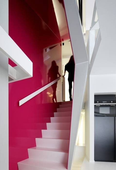 transformation allée du Cloître à Bruxelles., o2-architectes o2-architectes Modern Corridor, Hallway and Staircase