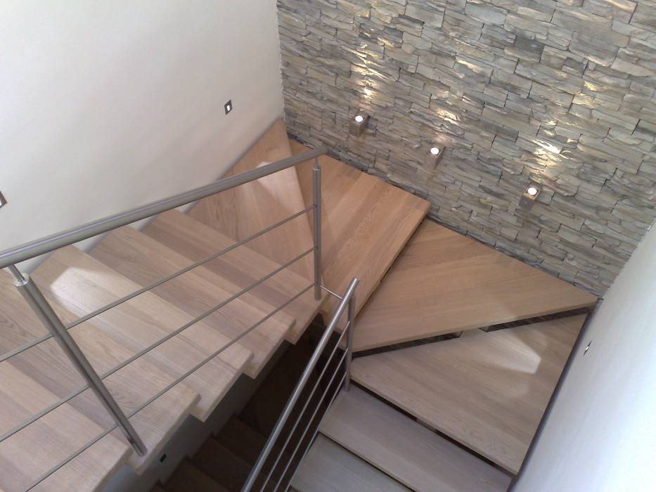 Vano Scala Completamente Staccato Dalle Pareti Ingresso Corridoio Scale In Stile Moderno Di Giuseppe Maria Padoan Bioarchitetto Casarmonia Progetti E Servizi Moderno Homify