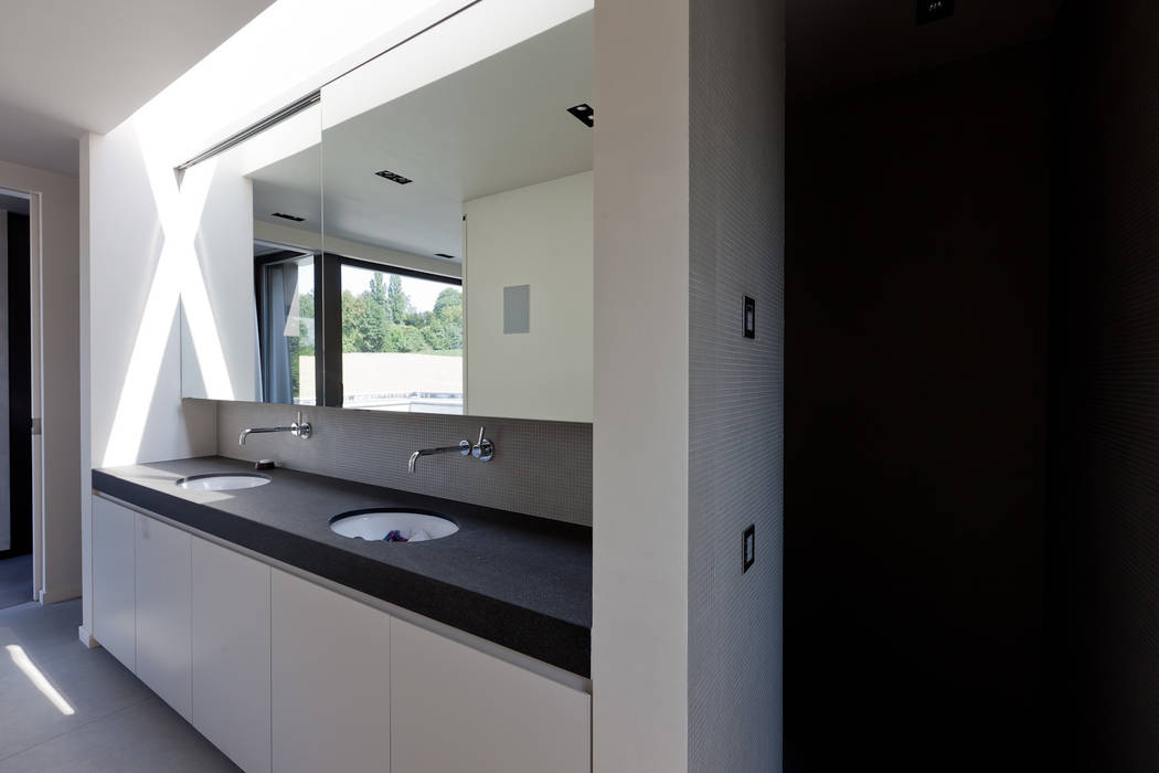 Woning VAWE, areal architecten cvba areal architecten cvba Minimalistische badkamers