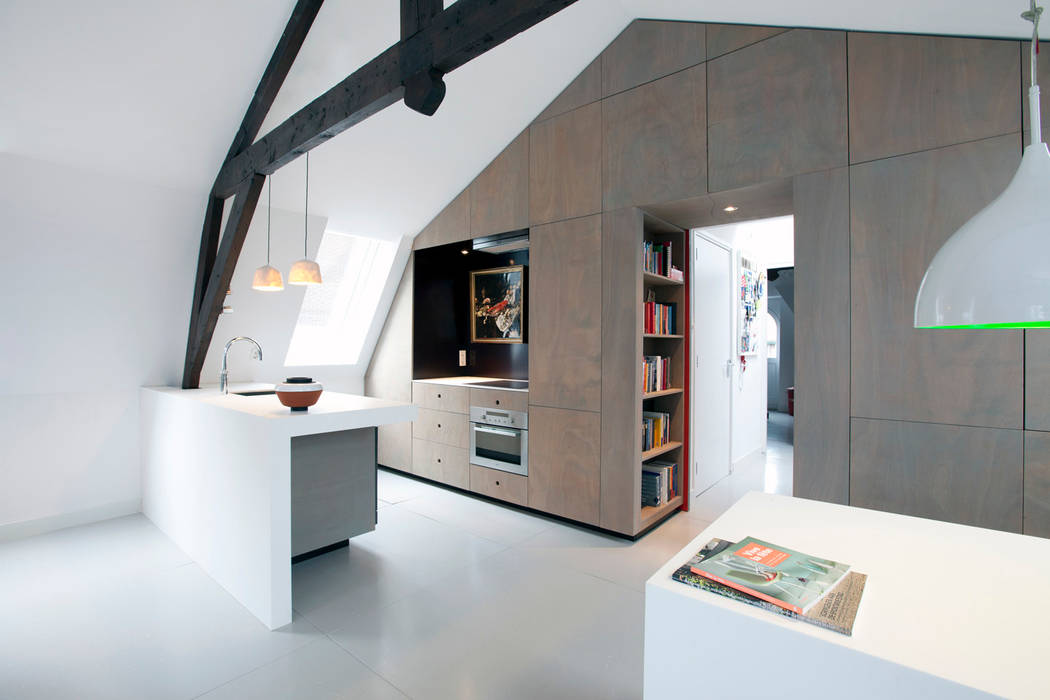 Appartement in Utrecht , studio KAP+BERK studio KAP+BERK Minimalistische keukens Kunst,Gebouw,Interieur ontwerp,auto-ontwerp,Vloer,Stedelijk ontwerp,Materiële eigenschap,Tafel,huis,Vloeren