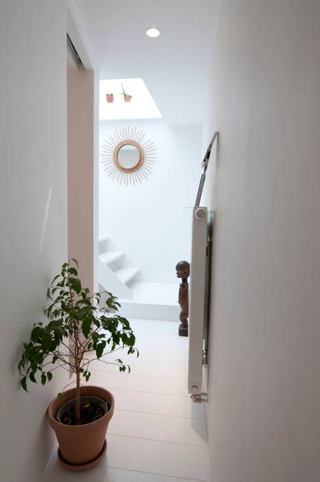 TUL74, phdvarchitecture phdvarchitecture Modern corridor, hallway & stairs Lighting