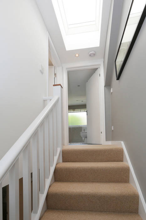 ​dormer loft conversion wandsworth homify Ingresso, Corridoio & Scale in stile moderno