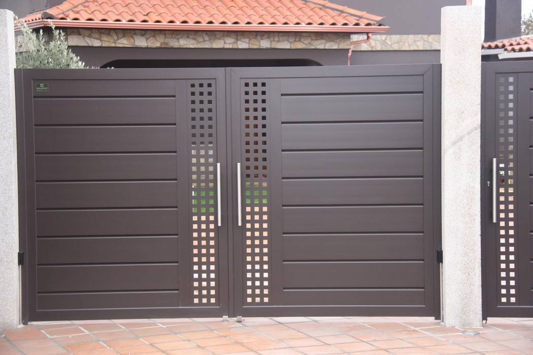Puertas correderas y batientes en aluminio soldado., Galmatic S.L Galmatic S.L Puertas modernas Puertas