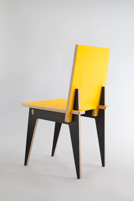 Krzesło klinowe homify Minimalistyczna jadalnia Krzesła i ławy