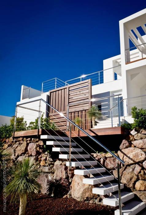 Casa Beirholm, Muxacra Arquitectos Muxacra Arquitectos Jardines de estilo mediterráneo