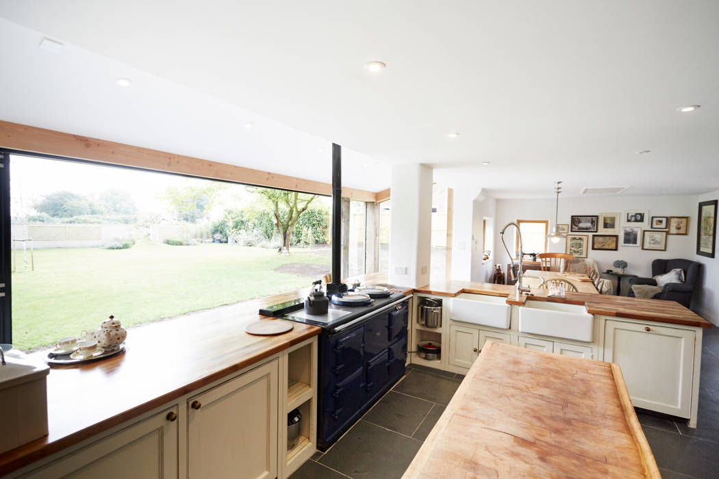 Country Kitchen by Hart Design and Construction Country