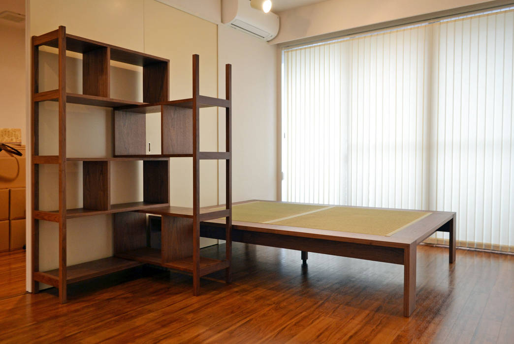 K邸 TOTAL PLAN, 株式会社 3rd 株式会社 3rd Industrial style bedroom Beds & headboards