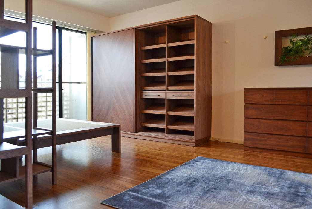 K邸 TOTAL PLAN, 株式会社 3rd 株式会社 3rd Industrial style dressing rooms Wardrobes & drawers