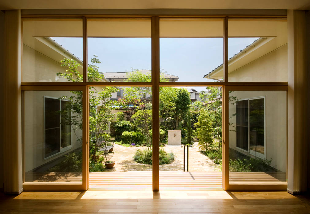 COURT YARD from LVING ROOM FURUKAWA DESIGN OFFICE Taman Modern