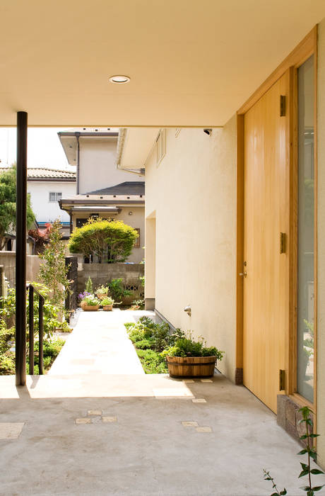 ENTRY FURUKAWA DESIGN OFFICE Casas modernas