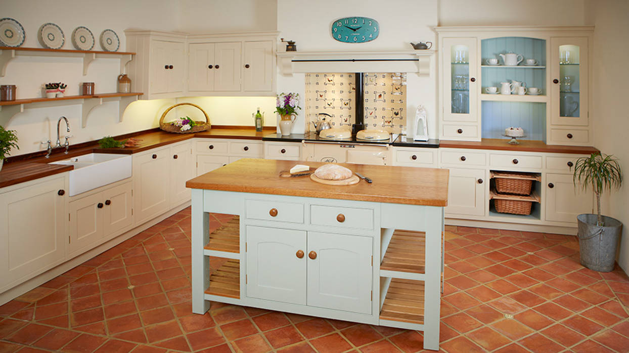 Oak island Bordercraft Country style kitchen