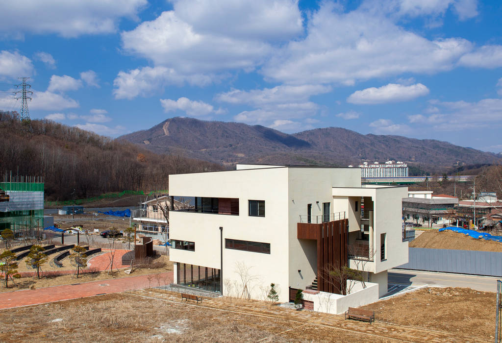 SONGCHU MAPLE HOUSE , IDEA5 ARCHITECTS IDEA5 ARCHITECTS 모던스타일 주택