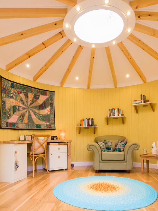 Interior of 4.5m diameter Therapy room in Kent homify Classic style garden