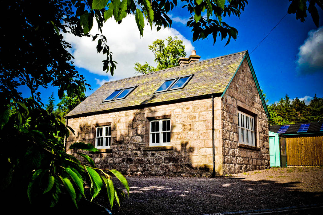 Old School House, Glen Dye, Banchory, Aberdeenshire, Roundhouse Architecture Ltd Roundhouse Architecture Ltd 컨트리스타일 주택