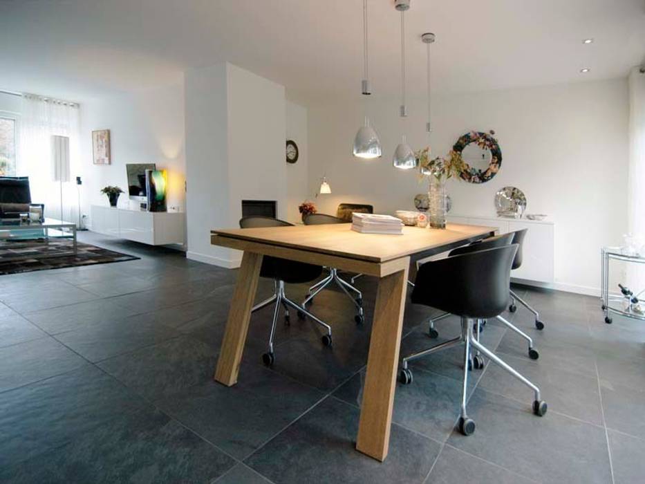 interne verbouwing beganegrond, Schindler interieurarchitecten Schindler interieurarchitecten Moderne woonkamers Tafel,Eigendom,Gebouw,Hout,Interieur ontwerp,Hal,Vloeren,Vloer,muur,hardhout