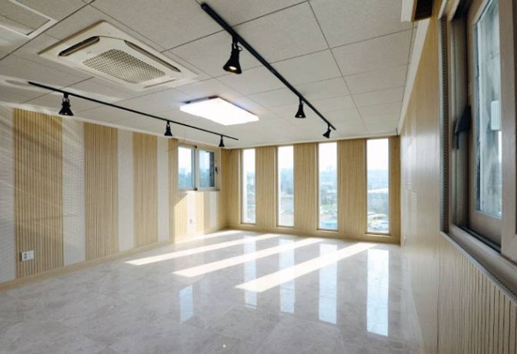 Natural marble flooring "NEW EASYSTONE" (주)이지테크(EASYTECH Inc.) Salas multimídia modernas