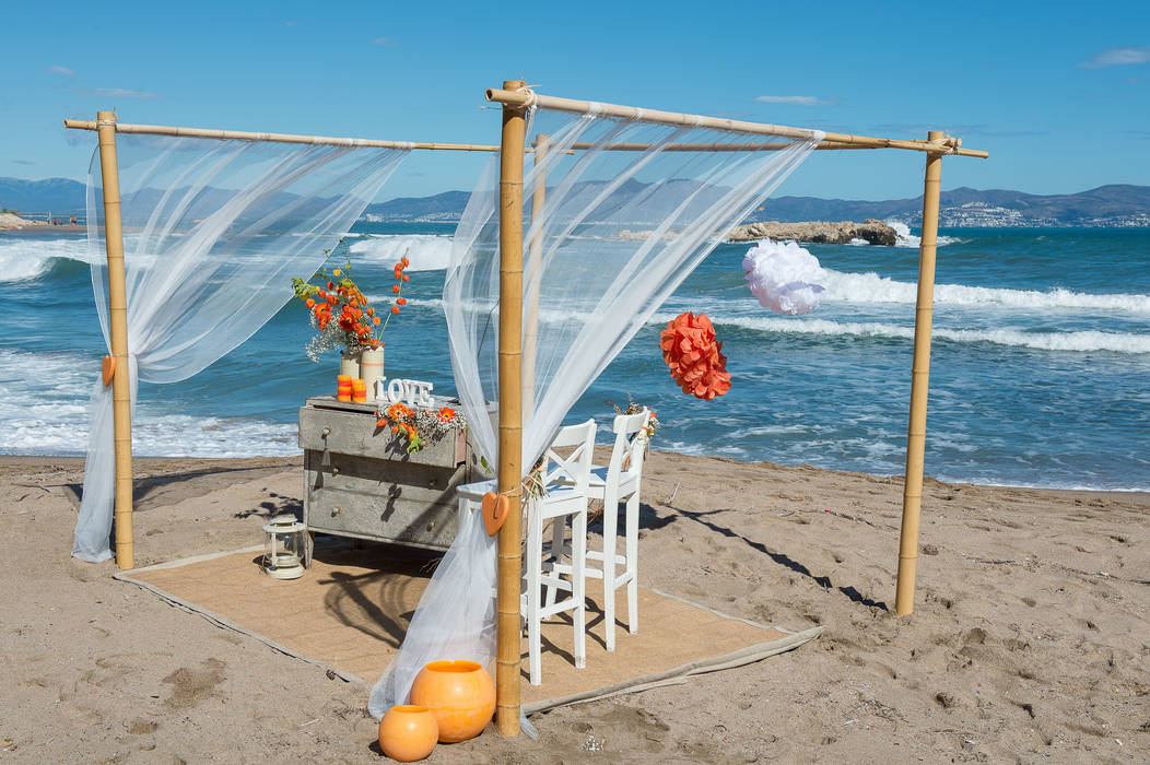 Boda en la playa Empordà Interiors Jardines de estilo asiático