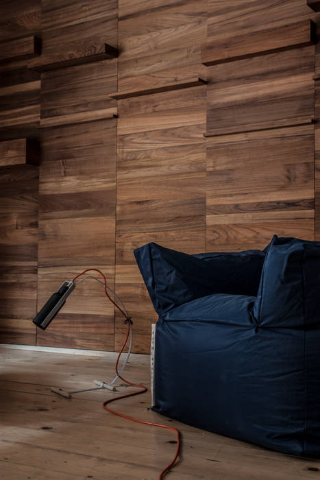 TEAK WALL, streethomestudio streethomestudio Paredes y suelos de estilo moderno Revestimientos de paredes y suelos