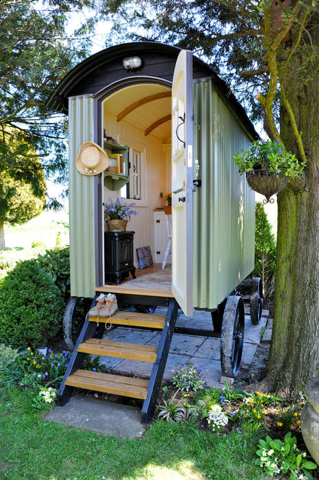 Huts, Plankbridge Plankbridge Country style house