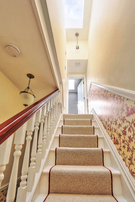 l-shaped loft conversion wimbledon homify Modern Corridor, Hallway and Staircase