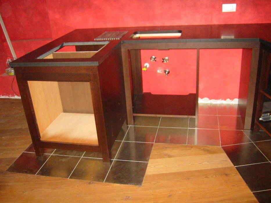 MOBILI SU MISURA, Un/Conventional - Studio di Progettazione Un/Conventional - Studio di Progettazione Modern Kitchen Bench tops