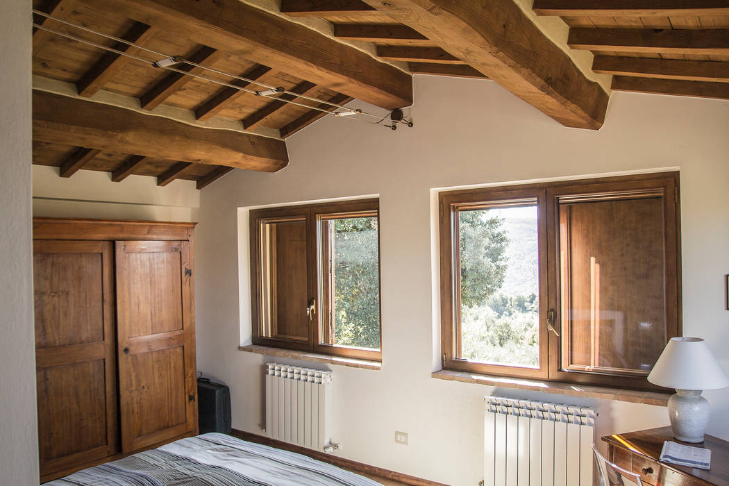 Casa Mian - Toscana, Massimo Neri architetto Massimo Neri architetto Rustic style bedroom Accessories & decoration