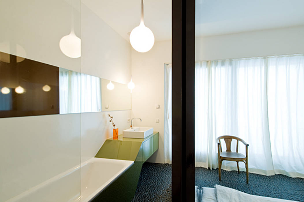 Schlafzimmer mit Blick ins Badezimmer Sehw Architektur Moderne Badezimmer