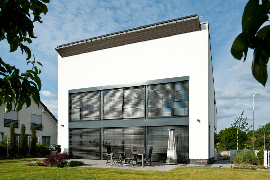 Neubau Einfamilienhaus mit einer Doppelgarage in Erkelenz, Architekturbüro J. + J. Viethen Architekturbüro J. + J. Viethen Modern houses
