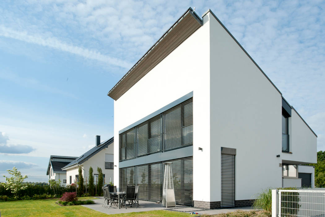 Neubau Einfamilienhaus mit einer Doppelgarage in Erkelenz, Architekturbüro J. + J. Viethen Architekturbüro J. + J. Viethen Modern houses