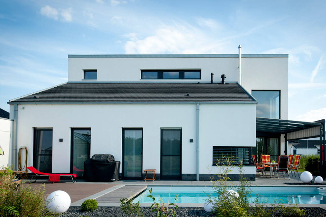 Neubau Einfamilienhaus mit Garage in Erkelenz, Architekturbüro J. + J. Viethen Architekturbüro J. + J. Viethen Nowoczesne domy