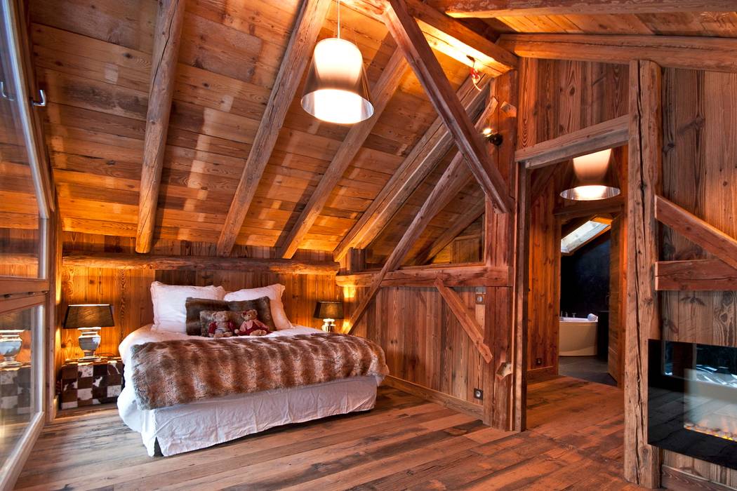 Chalet de Claude: un chalet de luxe, mais distinctif avec un intérieur en rouge et noir, shep&kyles design shep&kyles design Bedroom