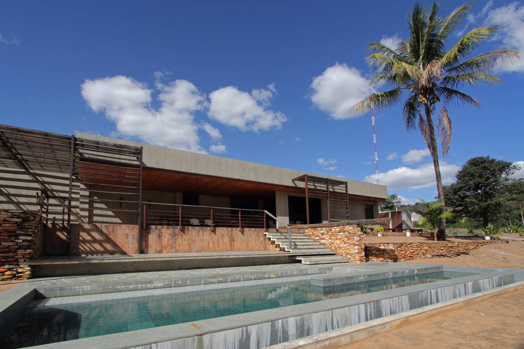 CASA DA FAZENDA COSTAVERAS ARQUITETOS Casas modernas