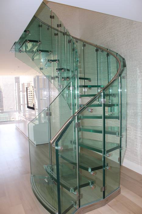 Gebogene Ganzglastreppe FLY, Siller Treppen/Stairs/Scale Siller Treppen/Stairs/Scale 階段 ガラス