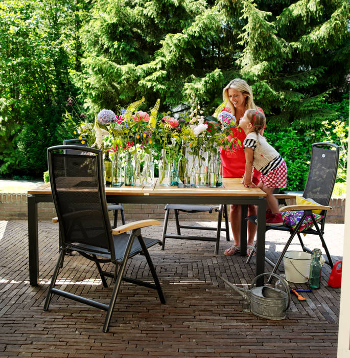 Heerlijk dineren in de tuinmeubelen van Kees Smit Tuinmeubelen , Kees Smit Tuinmeubelen Kees Smit Tuinmeubelen Moderne tuinen Meubels