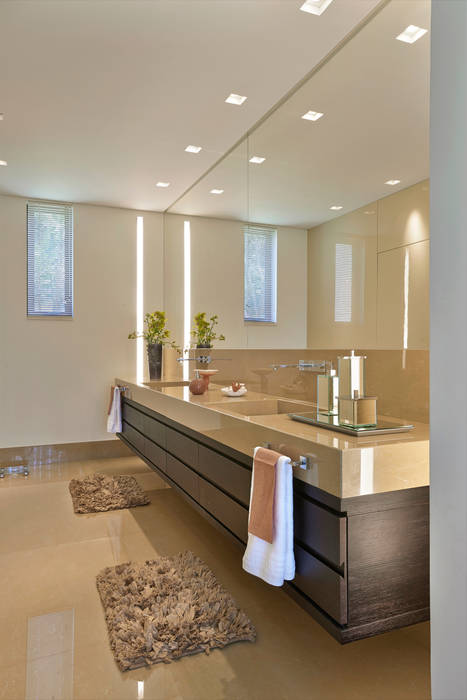 CASA AMENDOEIRAS, Beth Marquez Interiores Beth Marquez Interiores Modern Bathroom