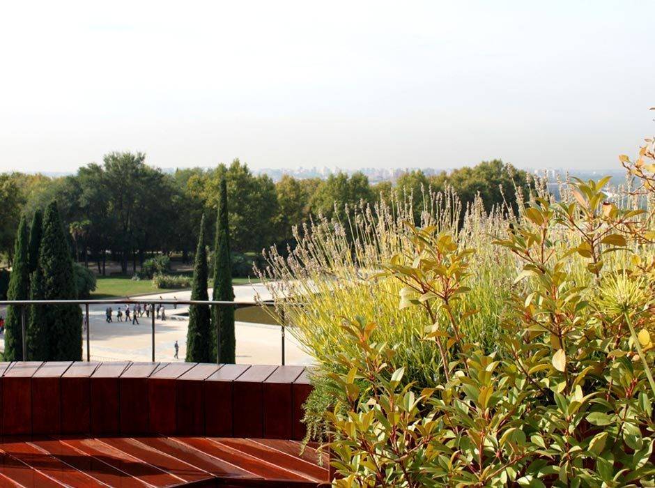 Terraza pequeña en Madrid - Diseño y reforma de terraza, La Habitación Verde La Habitación Verde Balcones y terrazas de estilo moderno