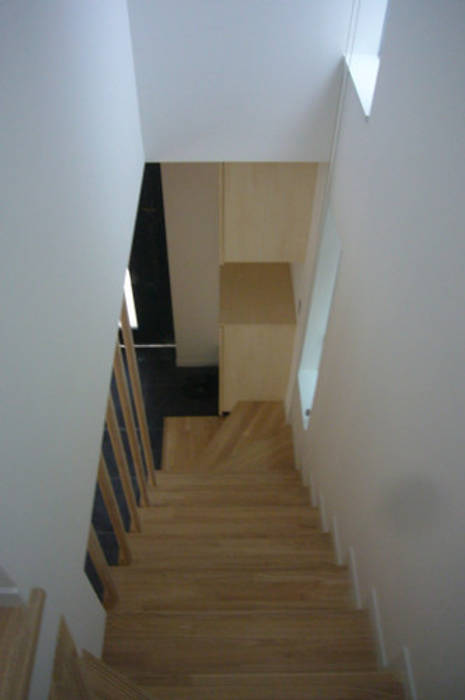 三浦尚人建築設計工房現代風玄關 走廊與階梯 Homify