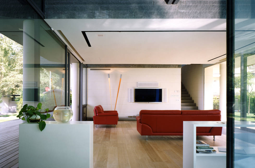 HSBC – housescape reggio emilia, NAT OFFICE - christian gasparini architect NAT OFFICE - christian gasparini architect Modern living room