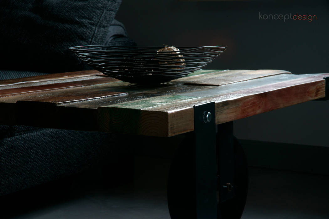 Stół „Taczka” Konceptdesign Industrialny salon Stoliki