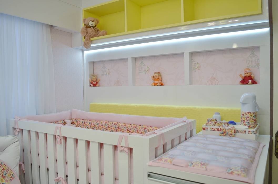 Dormitório de bebê compacto, Ésse Arquitetura e Interiores Ésse Arquitetura e Interiores Quarto infantil moderno
