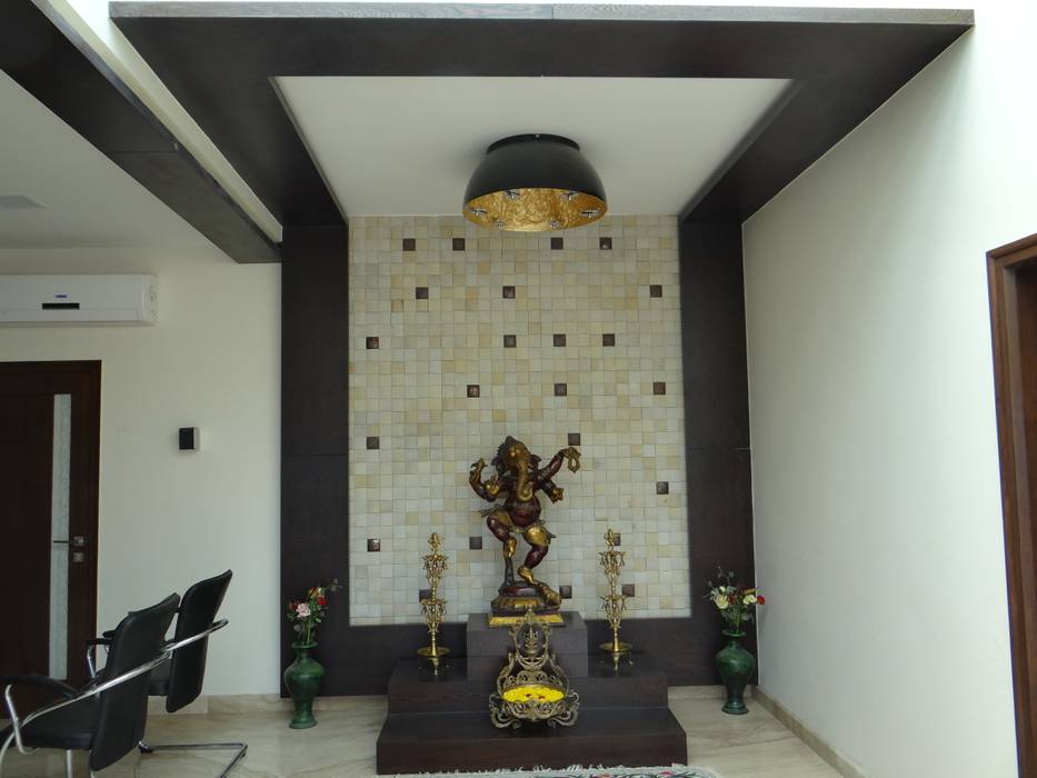 The entrance wall!!! homify Modern walls & floors