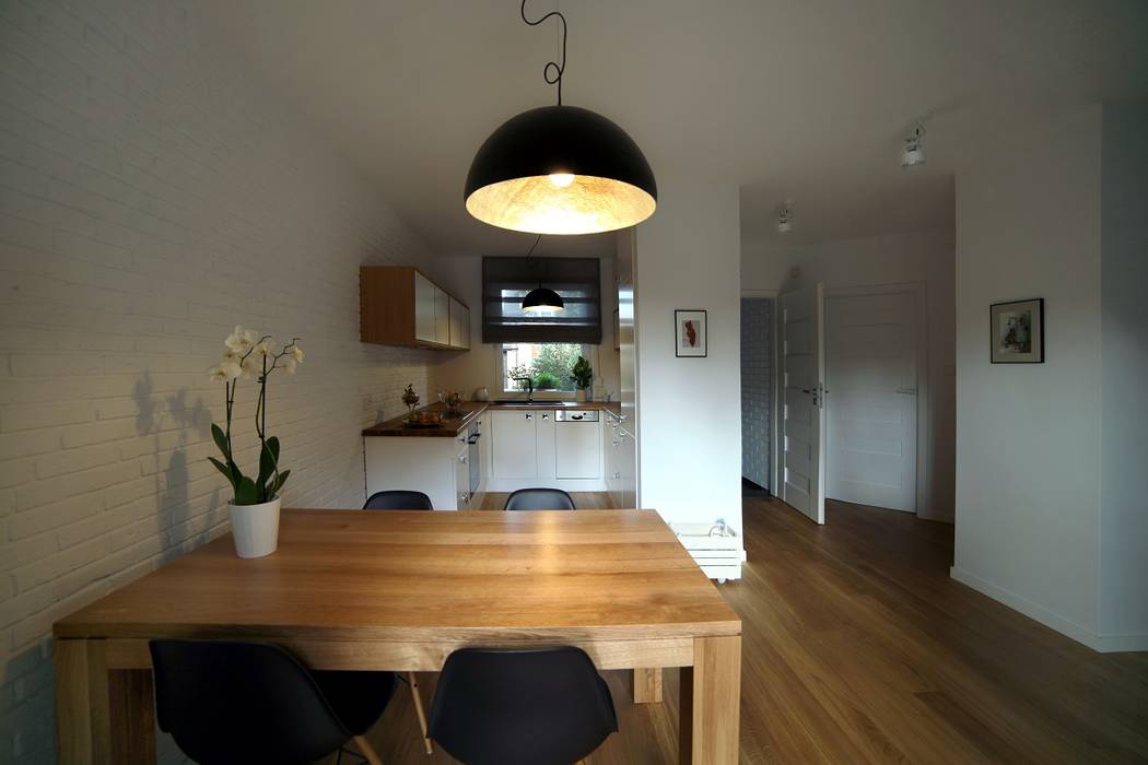 CHOSZCZÓWKA, INSPACE INSPACE Scandinavian style dining room