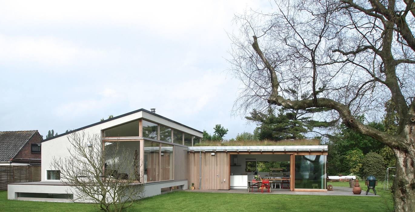 gevel woonkamer eetkamer Gerard Rijnsdorp Architect Landelijke huizen Lucht,Plant,Wolk,Boom,Gebouw,Schaduw,Gras,Landschap,Facade,opruimen