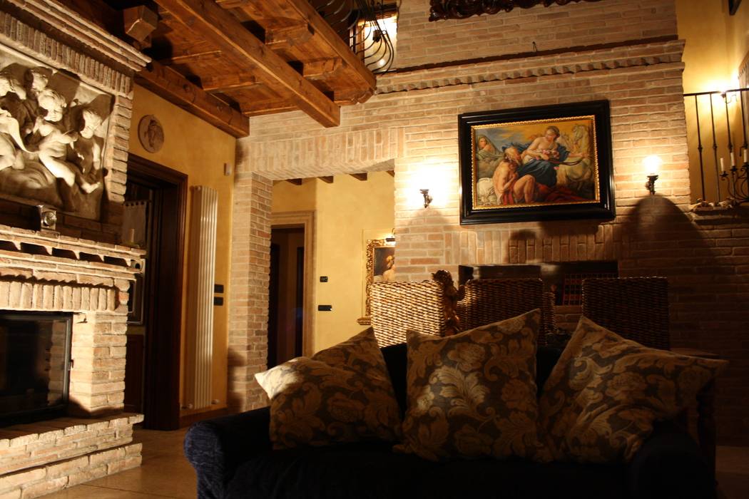 Casale Rustico, Interior Design Stefano Bergami Interior Design Stefano Bergami Rustic style living room