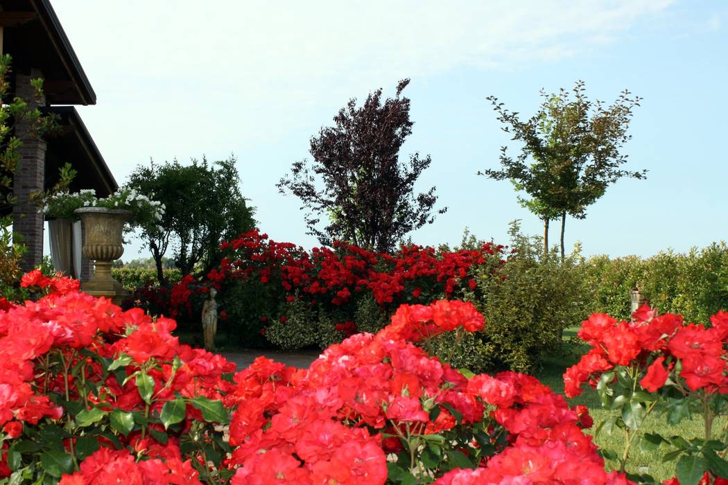 Casale Rustico, Interior Design Stefano Bergami Interior Design Stefano Bergami Jardines rurales